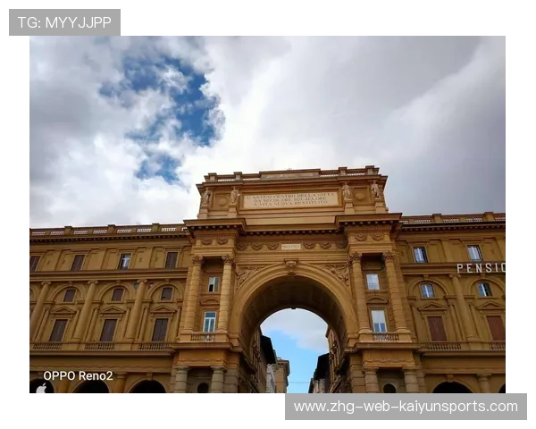 佛罗伦萨依靠连续短传打出配合美感